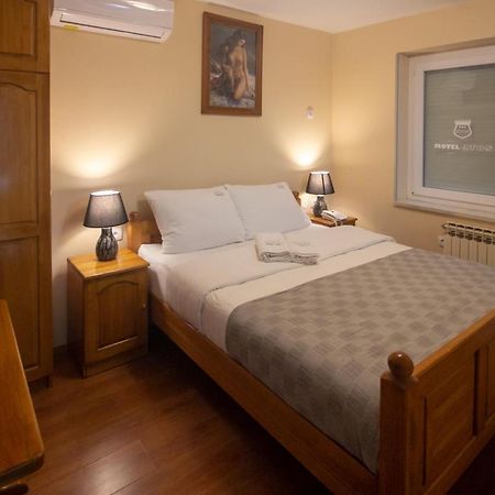 Motel Atos Лакташи Екстер'єр фото