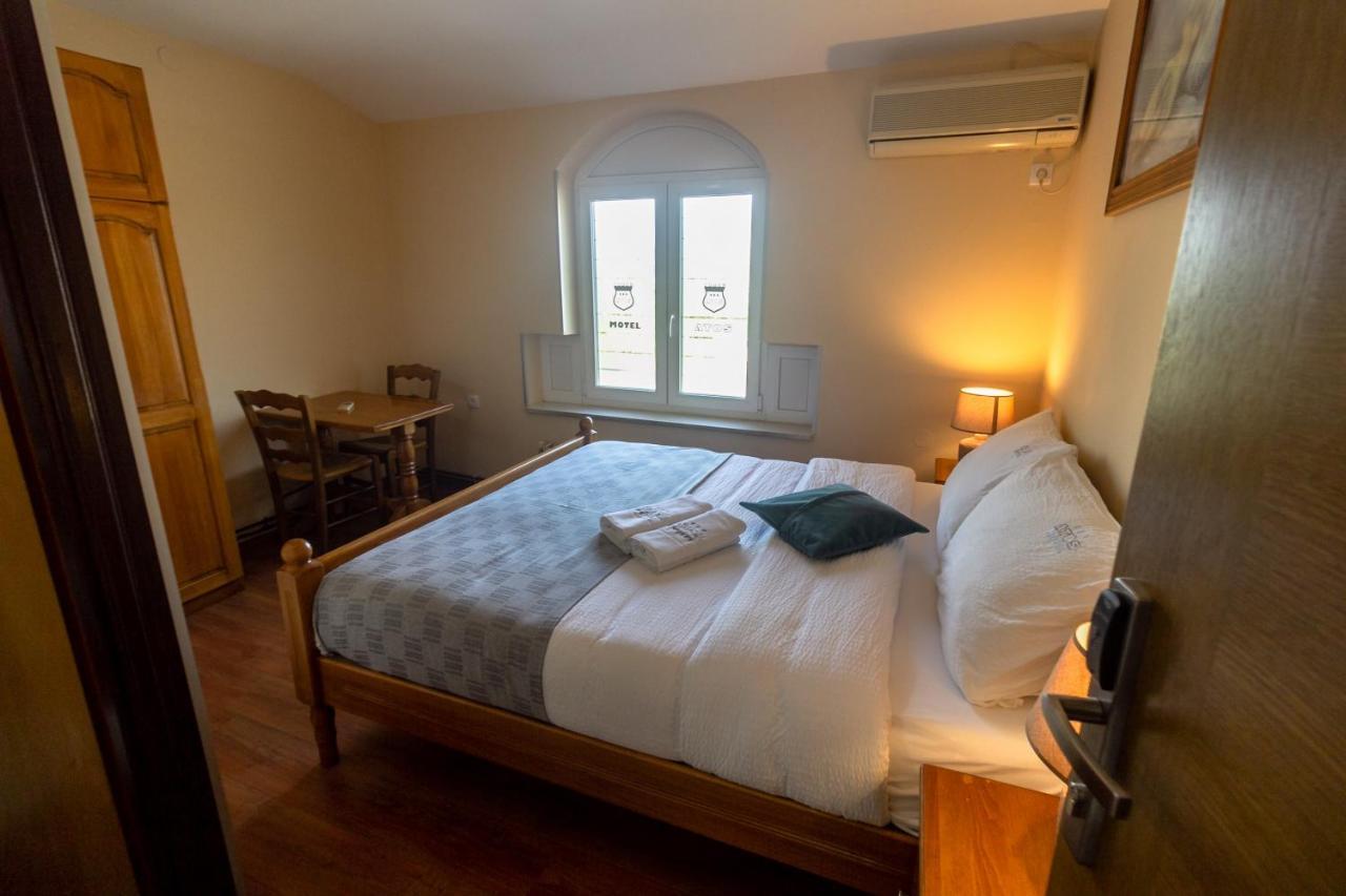 Motel Atos Лакташи Екстер'єр фото