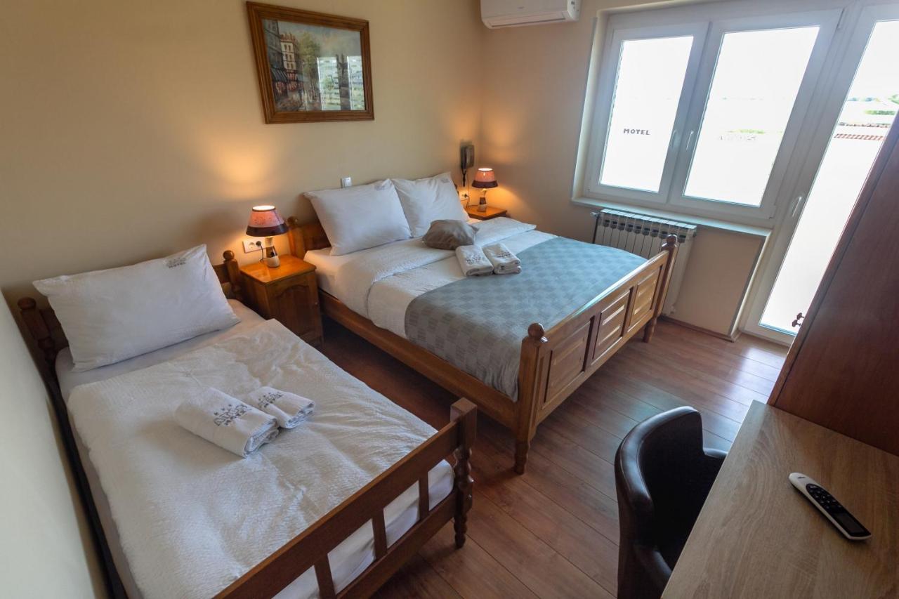 Motel Atos Лакташи Екстер'єр фото